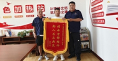 【市城市燃熱集團(tuán)富泰熱力】少年騎車摔倒受傷 公司員工送醫(yī)救治